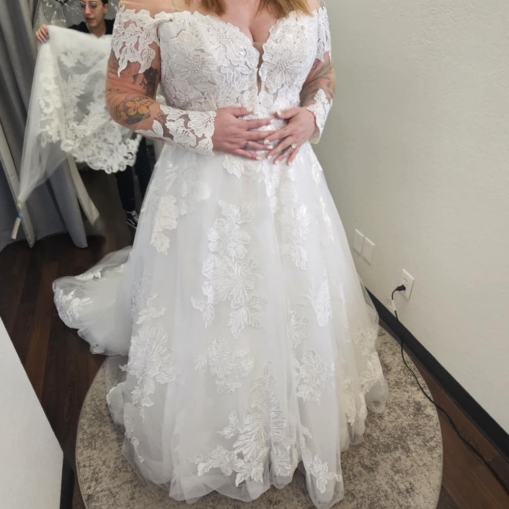 Sophia Tolli Elodie Y12235 Never Altered Brand New Wedding Dress - 22